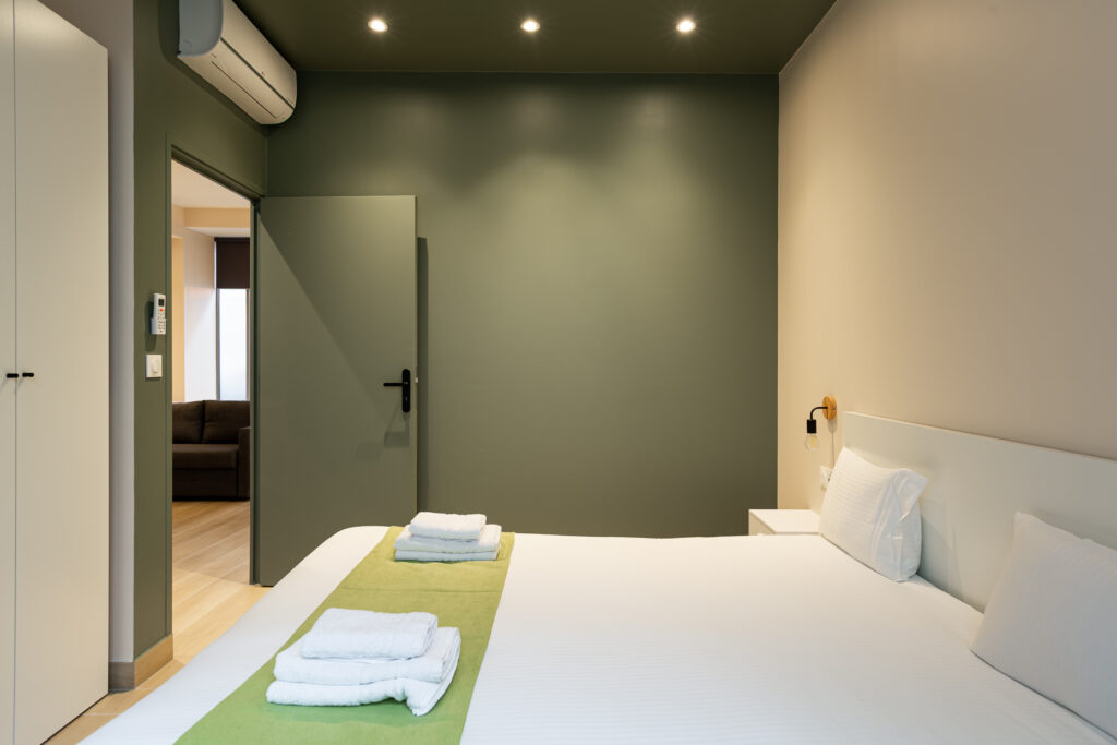 Aménagement Airbnb Paris : maximiser le taux d’occupation en 2026